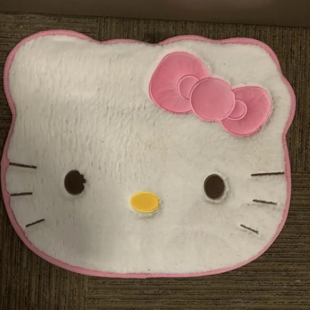 Hello Kitty Rug - Picture 6 of 10